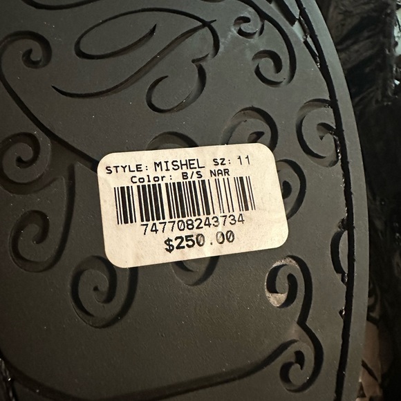 New, never worn Brighton “Mishel” patent leather loafers - Picture 4 of 6